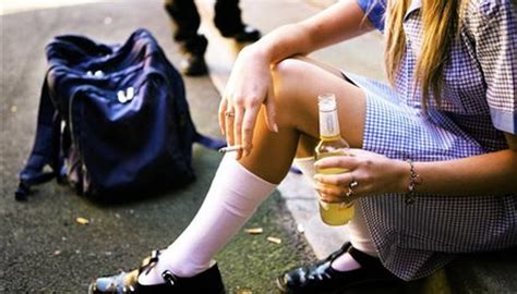 Greek Teens Start Alcohol Binge Drinking And Letting Loose At Clubs At