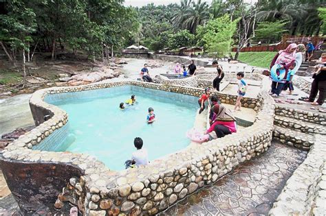 25 tempurung cave (gua tempurung). Soak Away Your Stresses At These 11 Relaxing Hot Springs ...