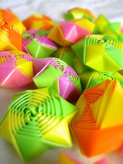 Rainbow Origami Straw Stars By Nanimo Similar Tutorial