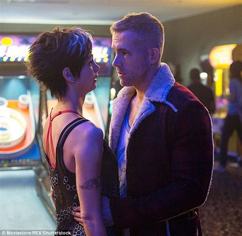 Deadpools Ryan Reynolds Describes Filming A Years Worth Of Sex Scenes In One Day Daily Mail
