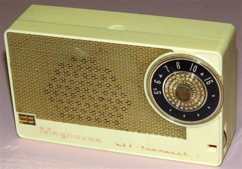Vintage Magnavox Transistor Radio Model Am 2 Magnavoxs First