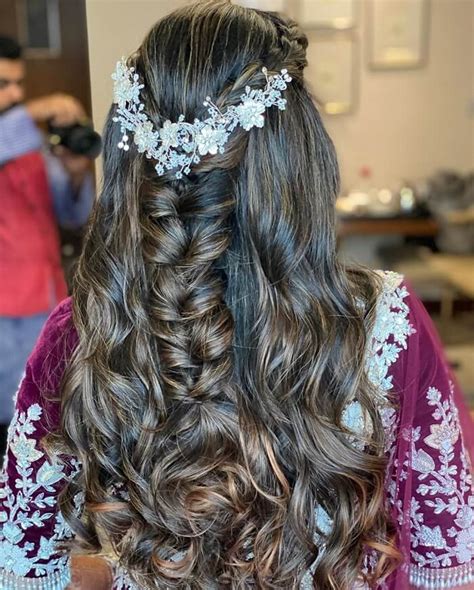 Perfect hairstyle for indian wedding function, party, reception. Indian Bridal Hairstyles For Reception That Quintessential The Mingling Of Style And Traditions