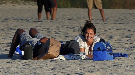 Ya No Ocultan Su Romance Katie Holmes Y Jamie Foxx Se Mostraron Muy Apasionados En La Playa