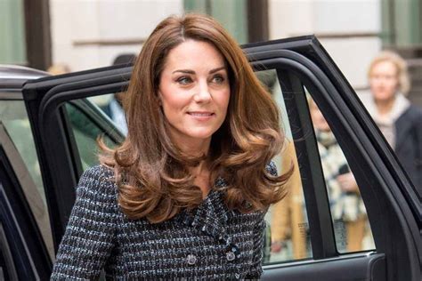 Kate Middleton Osa Con La Gonnellina La Duchessa Di Cambridge Seduce Tutti Ancora Una Volta