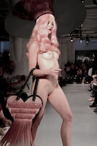 Charlie Le Mindu Nude Fashion Show Nudeshots Sexiz Pix