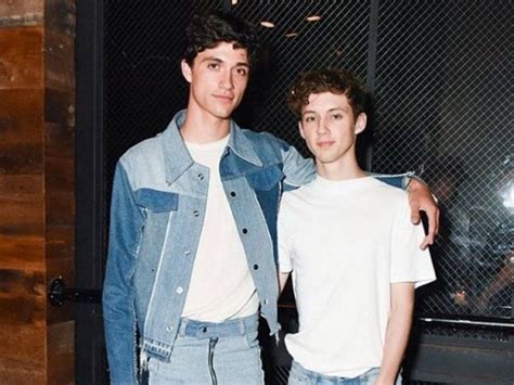 jacob bixenman and troye sivan is happily in relationship with each other click to view their