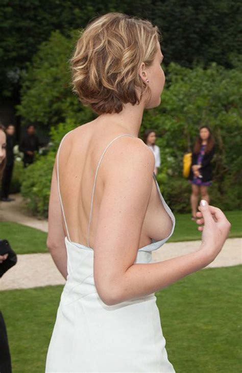 Jennifer Lawrence Sideboobs And Nipslip Pandesia World