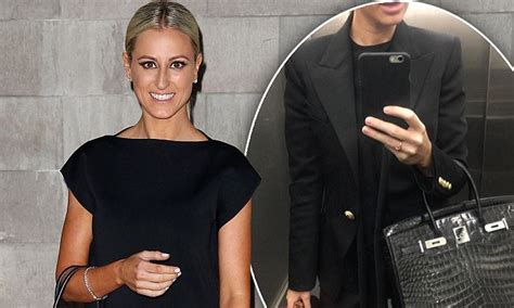 Roxy Jacenko Takes Signature Elevator Selfies On Instagram As She Returns To Work Daily Mail