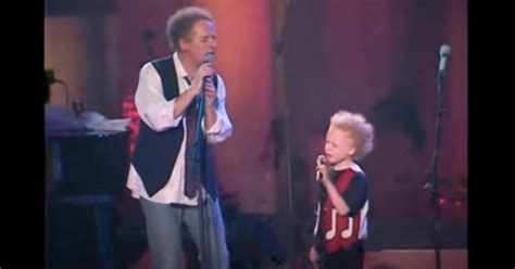 Art Garfunkels Son Runs Onstage And Adorably Steals The Show