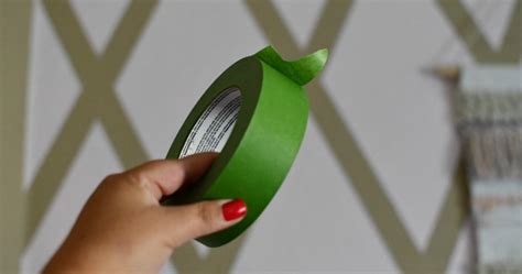 Use Frog Tape To Paint A Fun Accent Wall In Your Home Easy Diy
