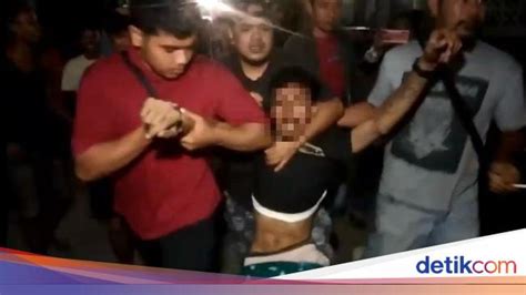 Kepergok Curi Kotak Amal Masjid Lewat Cctv Pria Ini Diamuk Massa