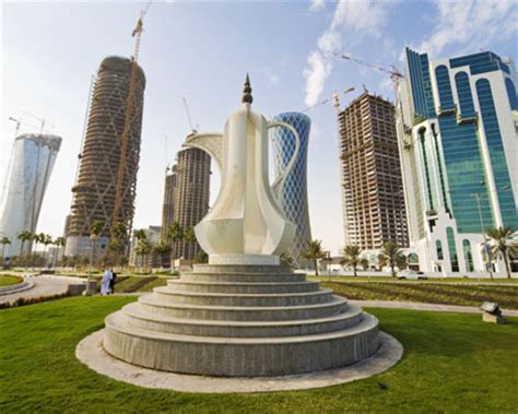 Qatar is a high income economy and is a developed country, with the world's third largest natural gas reserves and oil reserves. Qatar, Informação, bandeira, fotos, música