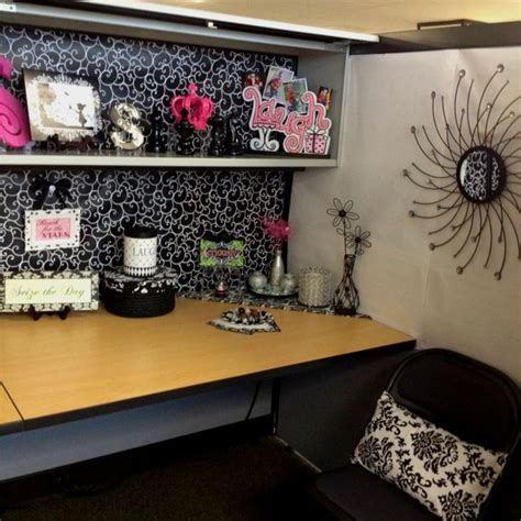 The 25 Best Cubicle Makeover Ideas On Pinterest Work Cubicle