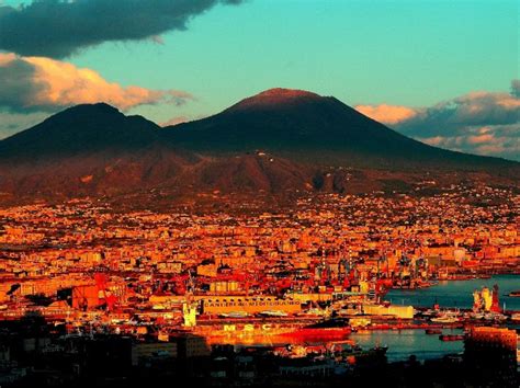Vulcano suministros sl, disponemos de una amplia variedad de maquinaria de gran calidad. NAPOLI: Duemila anni con il vulcano - Seneta.it - la ...