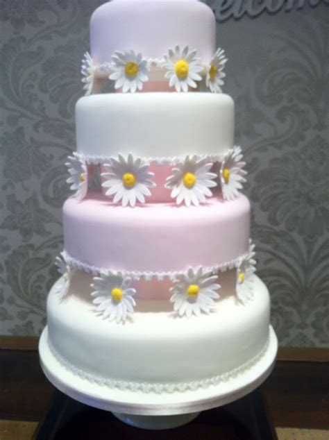 Daisy Wedding Cake Beautiful Cake Designs Gorgeous Cakes Pretty Cakes