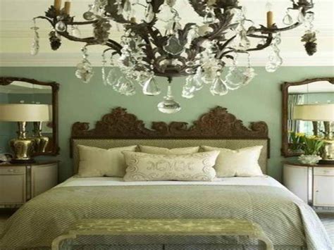 Green color is the mix of yellow and blue hues, the combination that add a splash of green color and make modern bedroom designs look eco friendly and beautiful. 20 Beautiful Green Bedroom Ideas