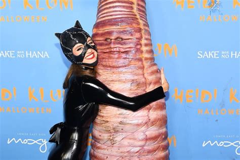 Heidi Klums Daughter Leni Makes Her Halloween Party Debut As Catwoman