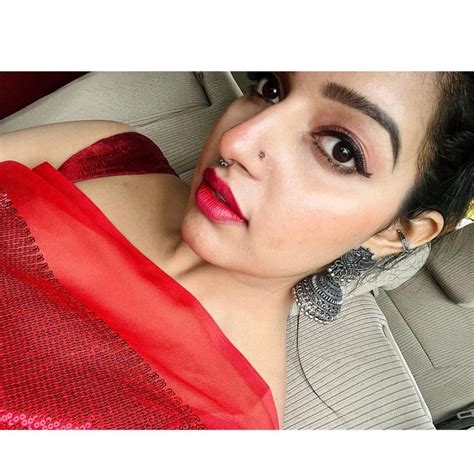 Malavika Menon Instagram ️⚡️🌹 Geme A Red Saree And I Can Instantly
