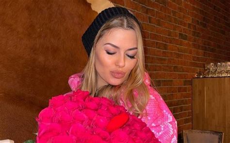 Помимо него, у алисы еще две дочери: Новости шоу-бизнеса (страница 3)