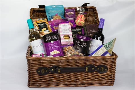 Why Luxury Hampers Make A Great Christmas Gift Counting To Ten