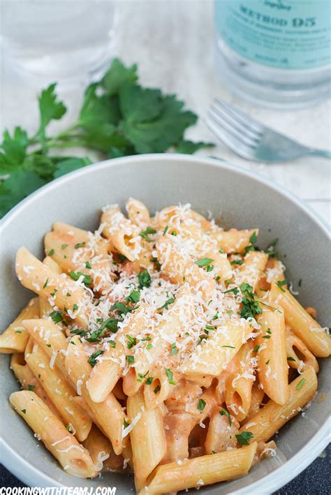 This penne alla vodka recipe is the ultimate comfort food, hands down! Penne Alla Vodka Recipe - Cooking with Team J