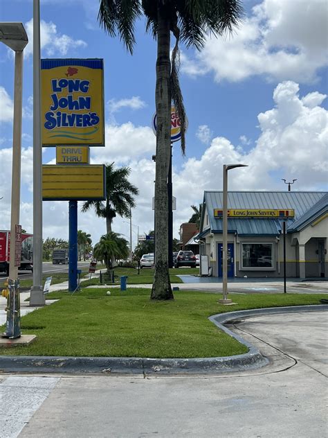 iwasintheshower ♡ on Twitter: "Long John Silver’s still exists?! 😯