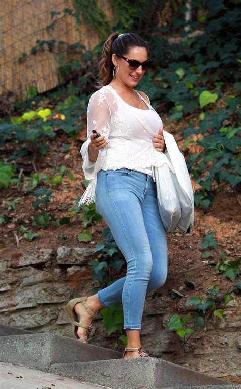 Kelly Brook Booty In Jeans 14 Gotceleb