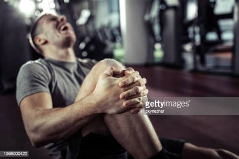 Man Gym Pain Photos And Premium High Res Pictures Getty Images