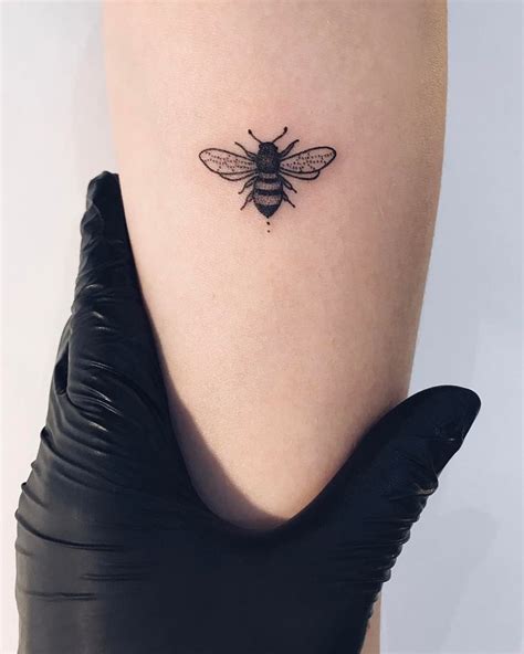 The 25 Best Bee Tattoo Ideas On Pinterest Bumble Bee Tattoo Bee And
