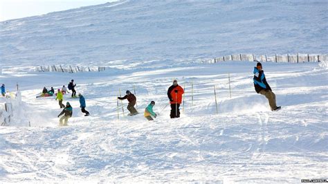 In Pictures CairnGorm Kicks Off New Ski Season BBC News