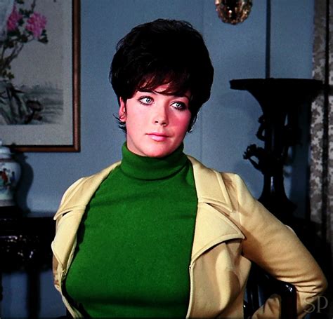 Linda Thorson As Tara King In The Avengers Avengers Girl Tara King