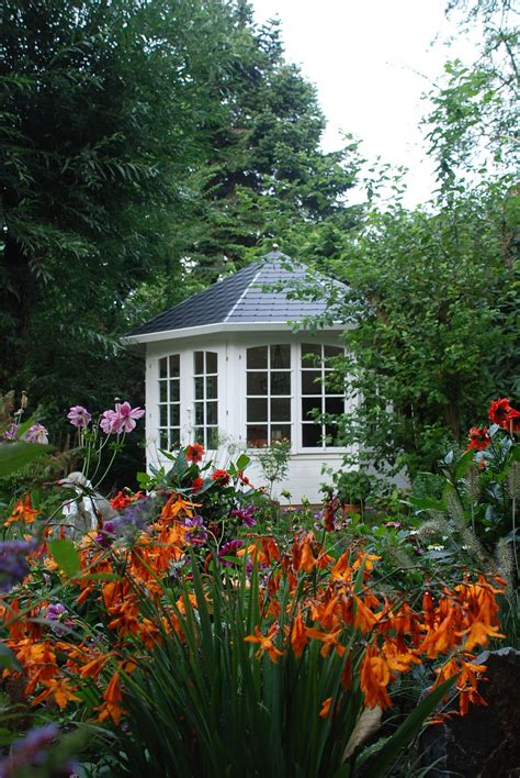 Suchen sie einen geeigneten pavillon für ihren garten? Gartenpavillon aus Holz kaufen - Gartenlauben vom Fachmann ...