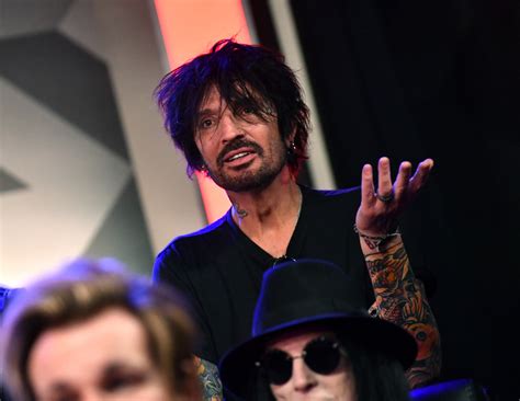 How Tall Is Tommy Lee