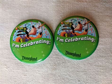 Disney Disneyland Im Celebrating Button Pin Goofy Park Exclusive