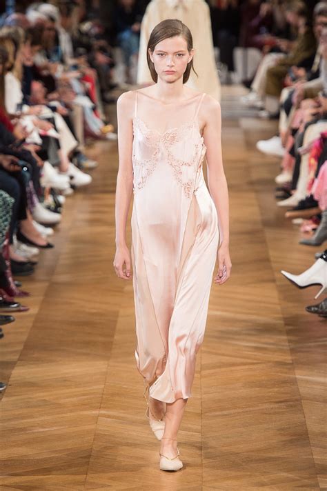 Stella Mccartney Spring 2019 Ready To Wear Collection Vogue Summer Fashion Trends Fashion