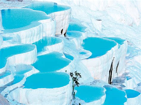 There are several thermal resorts in the area and tours visiting pamukkale can be arranged from izmir. 29 EKİM EFES ŞİRİNCE PAMUKKALE AFRODİSİAS LAODİKEİA TURU