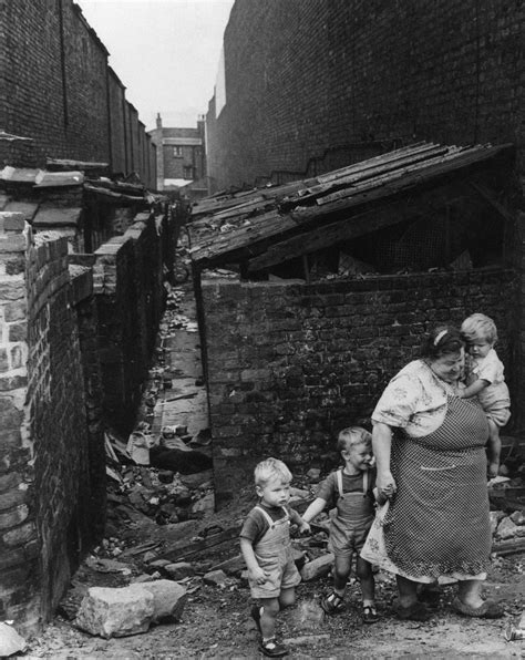 34 Images Show Squalor And Hardship In Liverpool S Lost Slums Slums