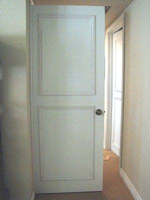 3 quick tips to update interior doors. Old door makeover - update a flat door with diy panels ...
