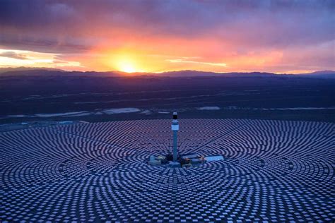 This Solar Power Plant Can Run All Night