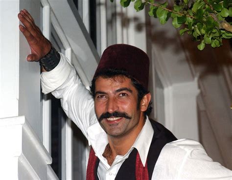 Jun 24, 2021 · oyuncu kenan i̇mirzalıoğlu, dün akşam etiler'de objektiflere takıldı. Bad News for Kenan Imirzalioglu Fans - Turkish Celebrity News