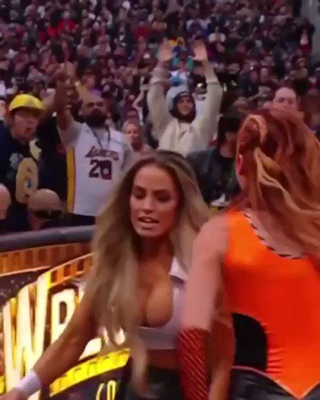Sexys Tv Mx On Twitter Rt Thecovalenttv Trish Stratus At Wrestlemania 39