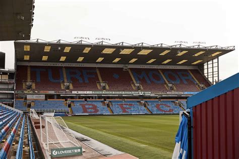 Residence 60 Turf Moor Burnley Fc Soccerbible