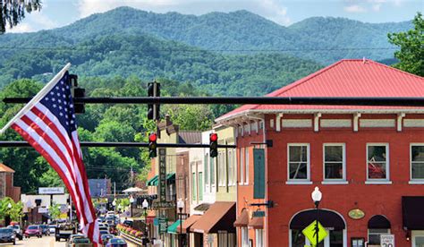 Top 40 Coolest Nc Mountain Towns Small Town America Mountain Town