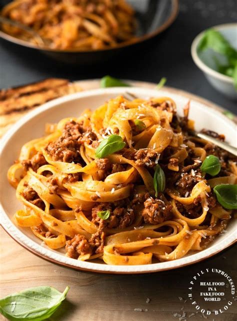 Classic Bolognese Sauce with Tagliatelle (step by step) - Happily ...