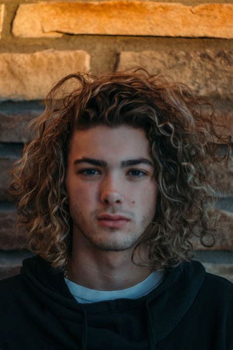 Curly Hairstyles For Men To Look Charismatic Haircuts Hairstyles