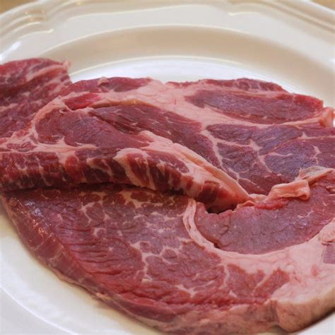 Oven broiled steak ingredients & cooking tools: How to Cook Tender Chuck Steak | Chuck steak, Beef chuck ...