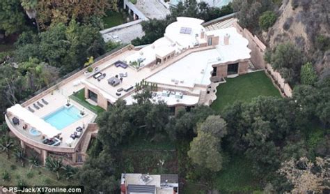 Rihanna Drop 12 Million On A New Mansion In The Sky Photo