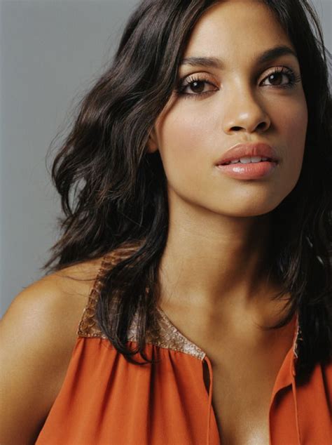Bit Of A Lady Crush She S Smart Liberal And Can Kick Some Ass Rosario Dawson Beautiful