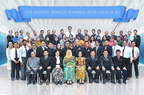 Haridus muulähedal ettevõttele bahagian teknologi pendidikan negeri selangor. UNIT PROMOSI,INOVASI DAN MEDIA: GROUP PHOTO : STAFF ...