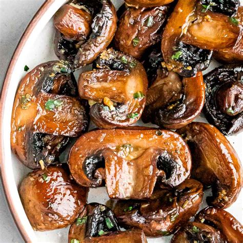 Easy Sauteed Mushrooms With Garlic Butter Drive Me Hungry